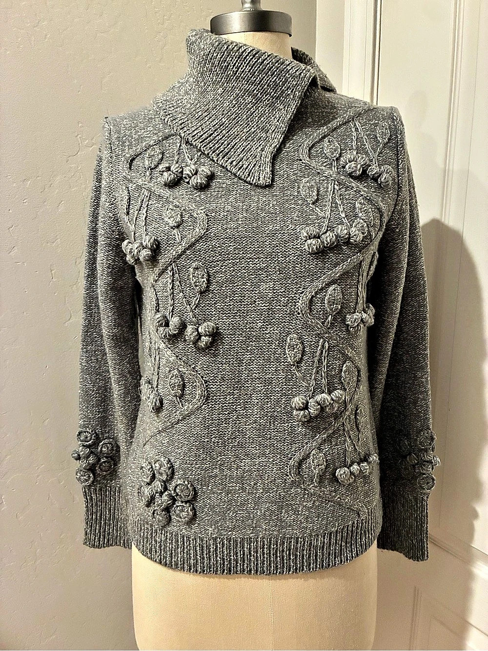 Sarah Bentley Vintage Floral Cowl Neck Sweater in Gray Size Small